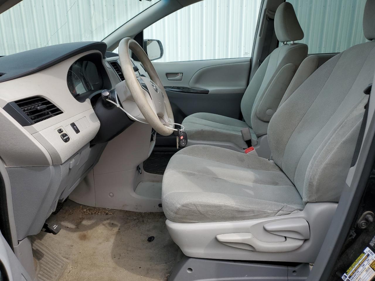 2014 Toyota Sienna - Image 7