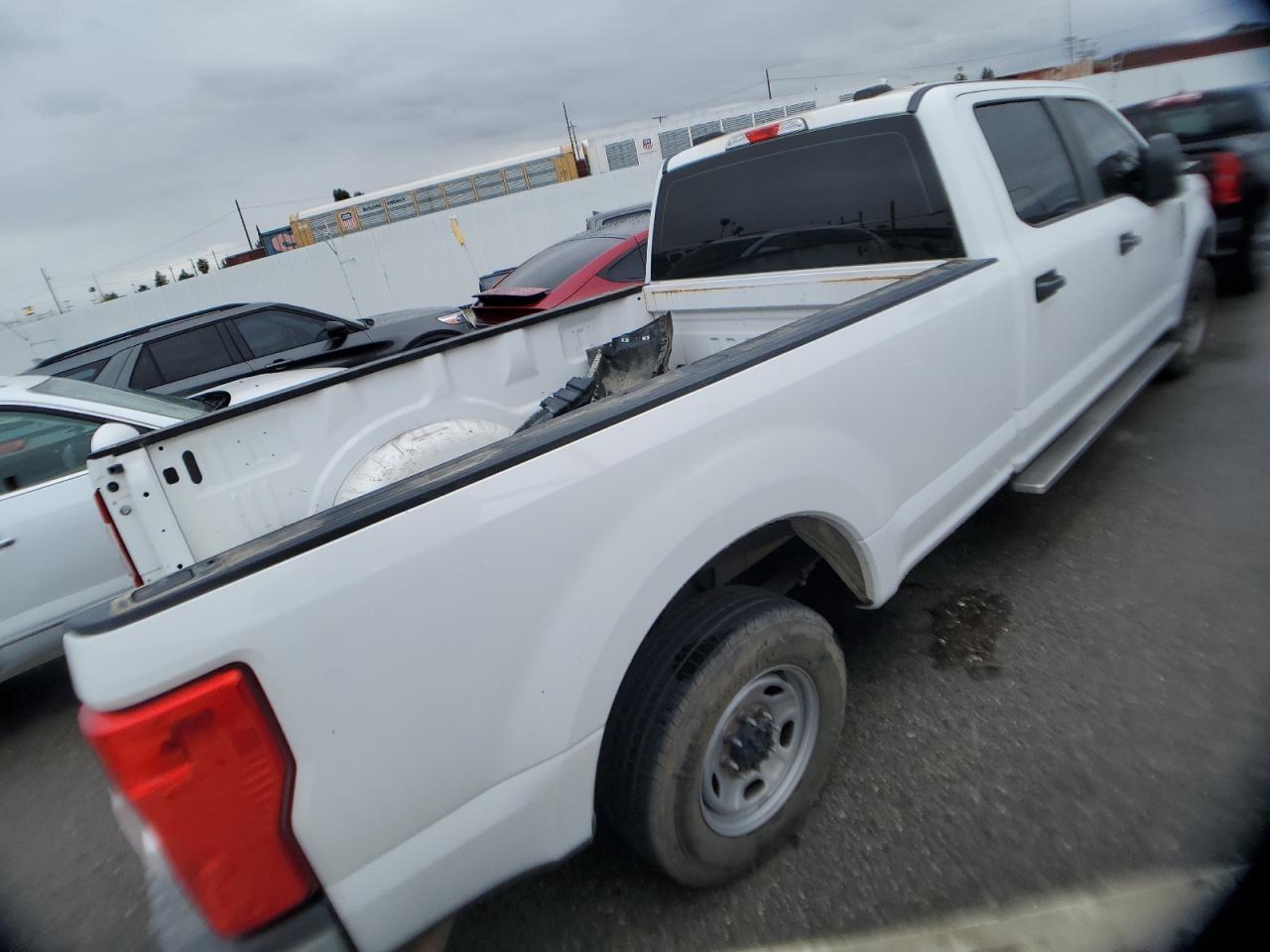 2021 Ford F250 Super Duty - Фото 3