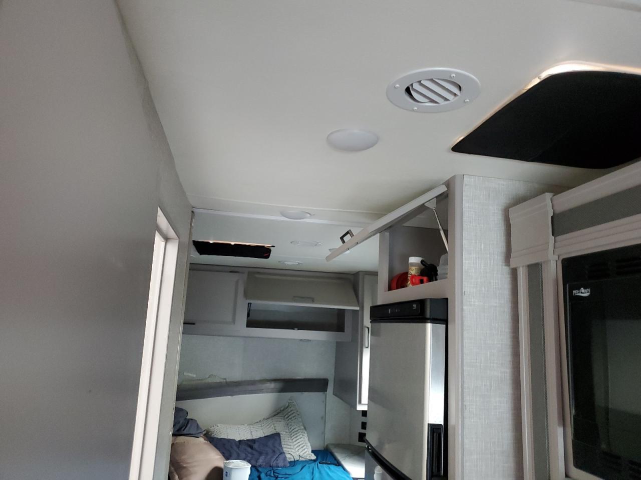 2023 Ford Econoline E450 Super Duty Cutaway Van - Фото 6