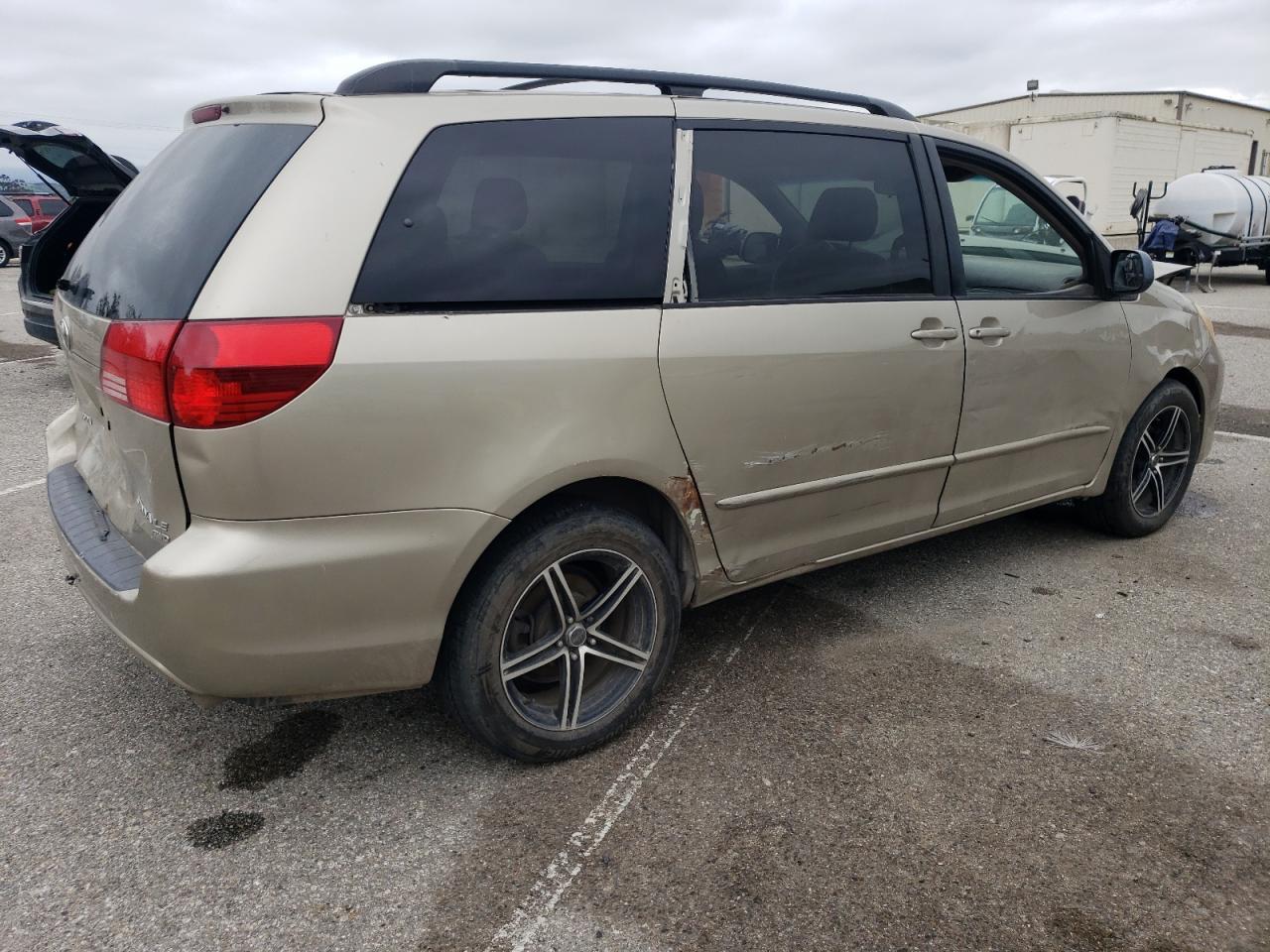 2004 Toyota Sienna Le - Фото 3
