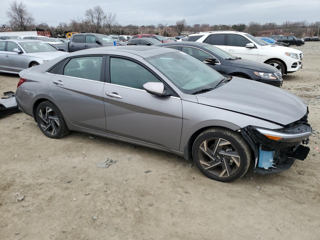 2024 Hyundai Elantra Sel - Image 4