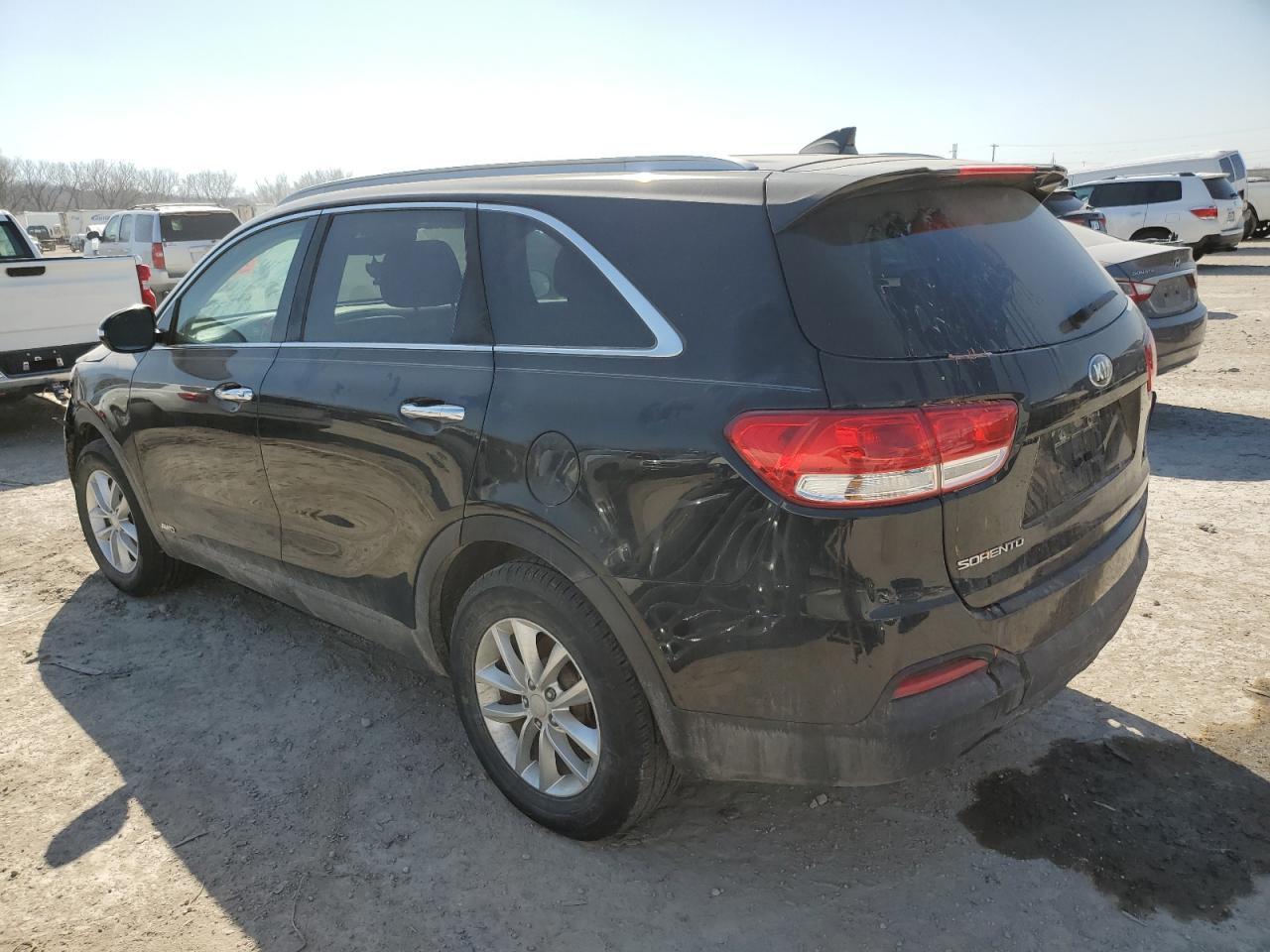 2016 Kia Sorento Lx - Image 2