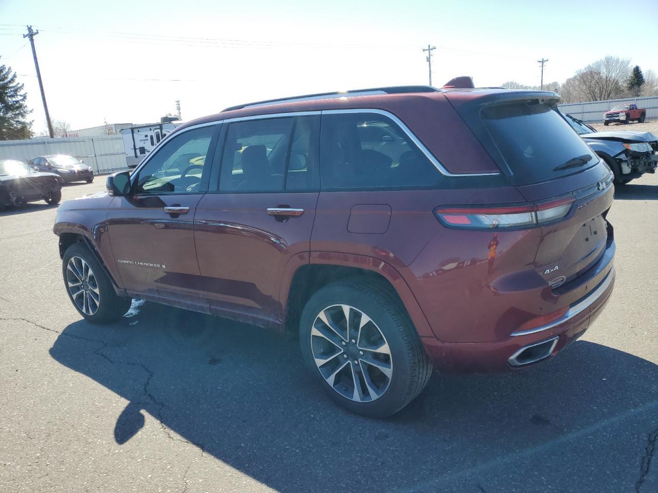 2022 Jeep Grand Cherokee Overland - Фото 2