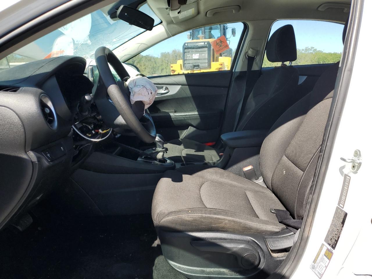 2022 Kia Forte Fe - Фото 7