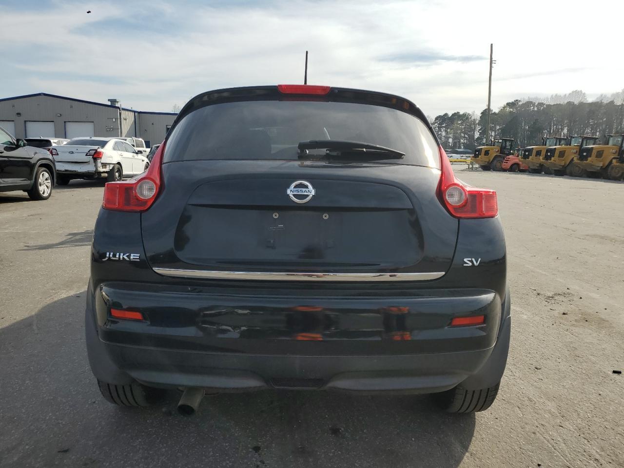 2011 Nissan Juke S - Фото 6