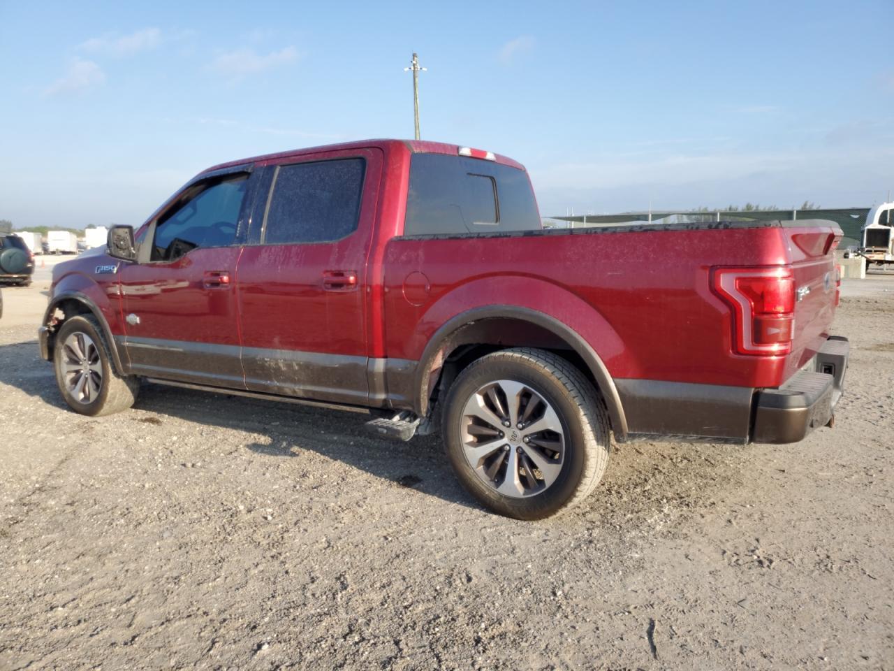 2015 Ford F150 Supercrew - Фото 2