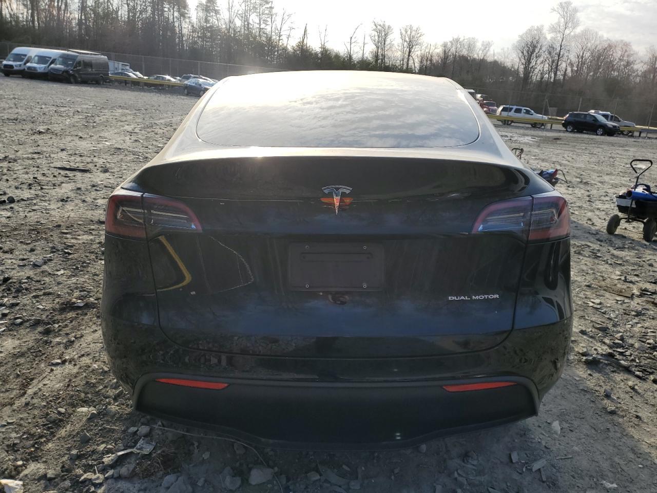 2023 Tesla Model Y - Фото 6