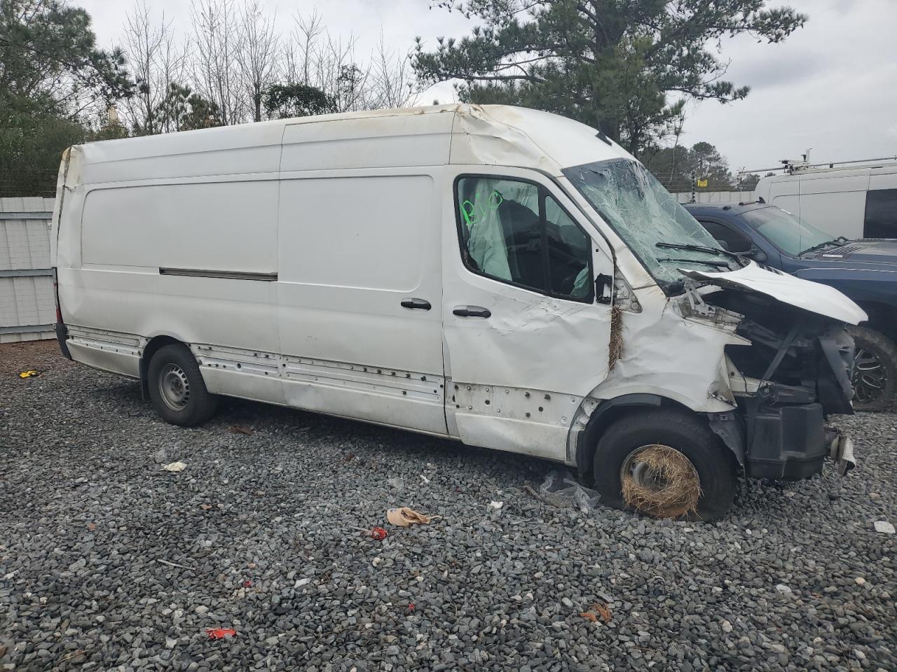 2020 Mercedes-Benz Sprinter Cargo 2500 - Фото 4