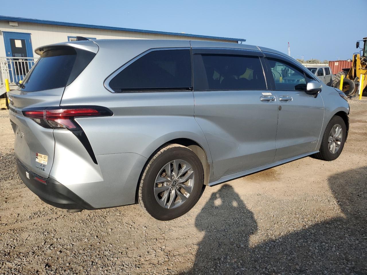 2021 Toyota Sienna Le - Image 3