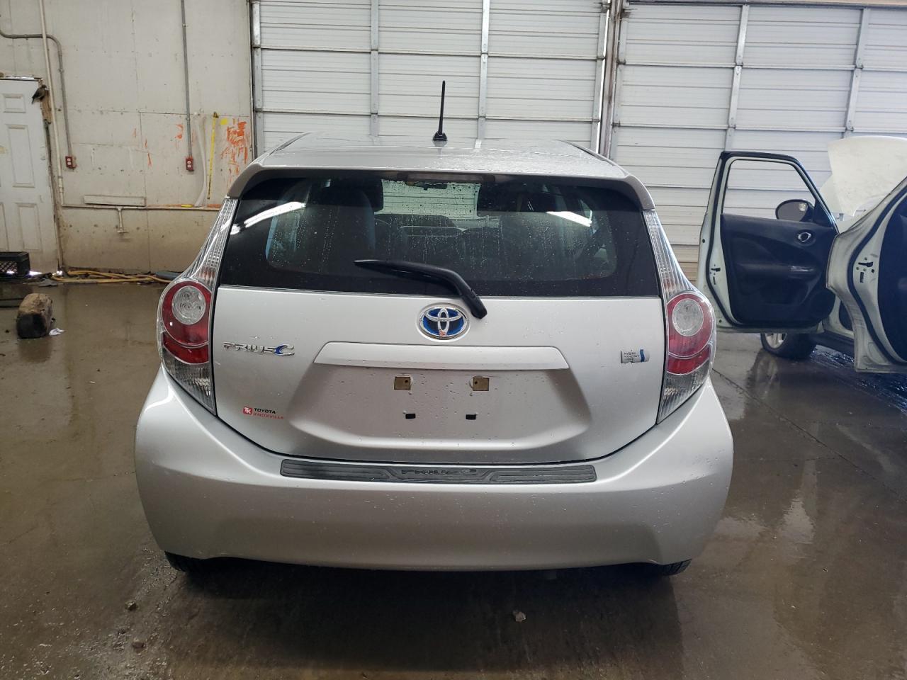 2012 Toyota Prius C - Image 6