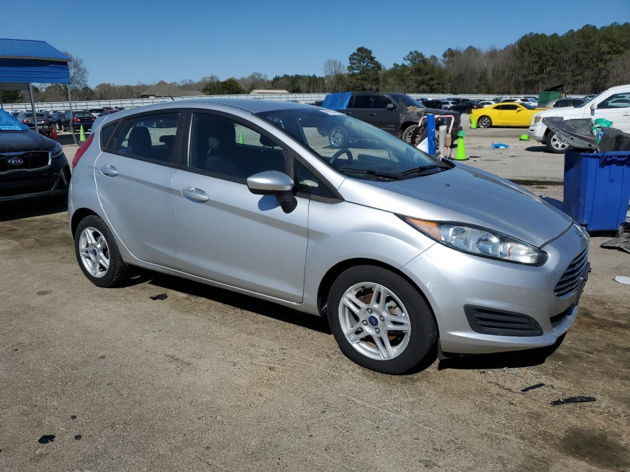 2018 Ford Fiesta Se - Image 4
