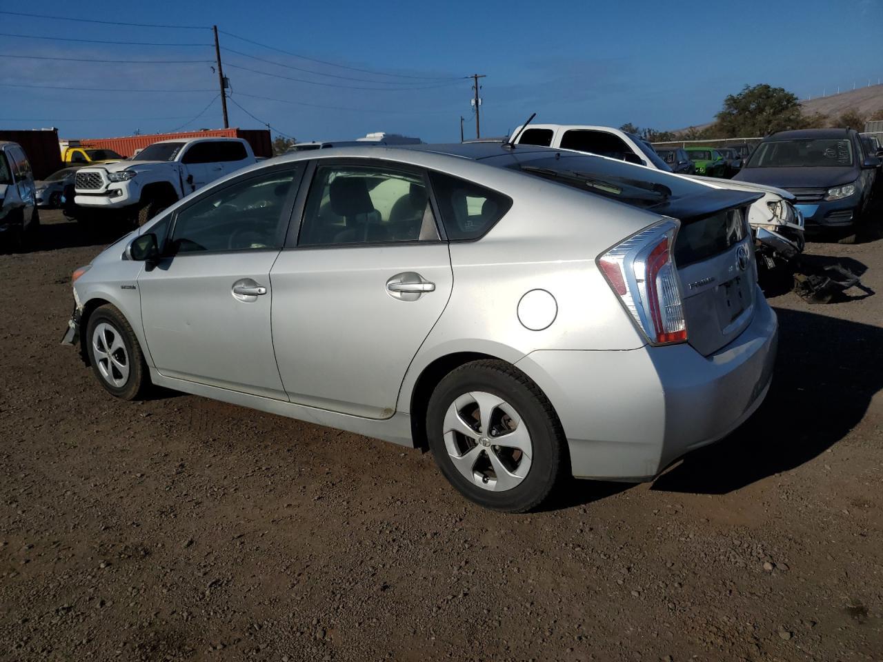 2015 Toyota Prius - Image 2