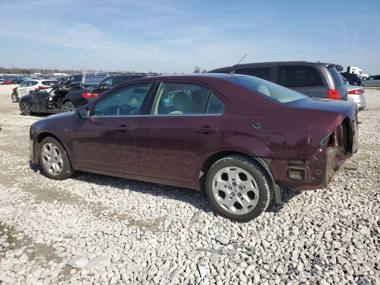 2011 Ford Fusion Se - Фото 2