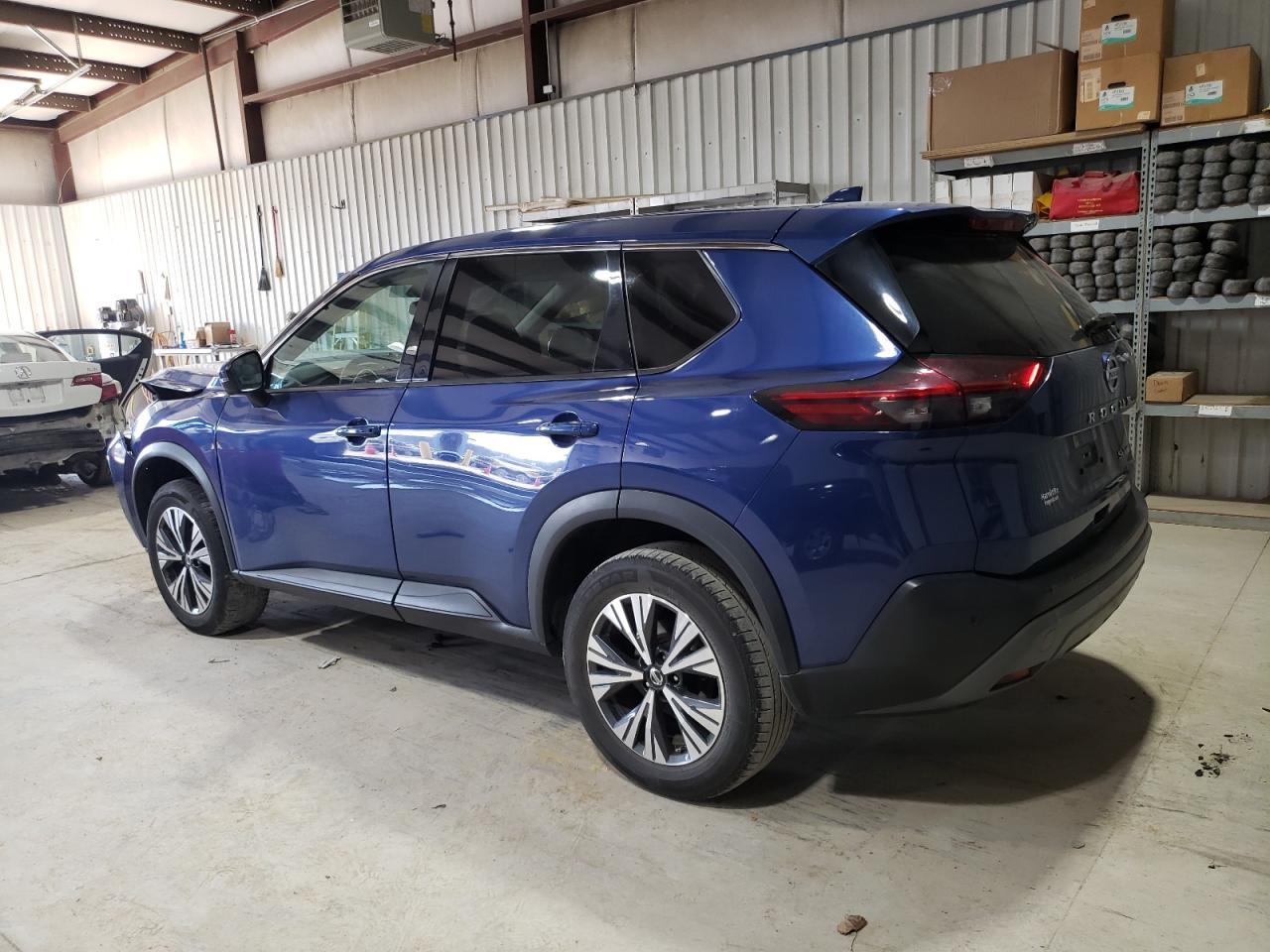 2021 Nissan Rogue Sv - Image 2