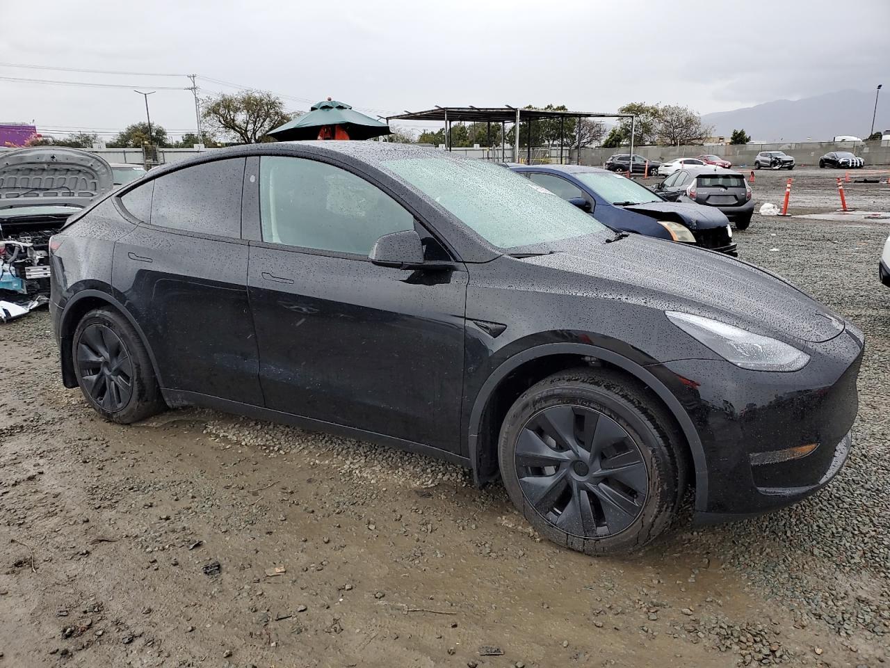 2024 Tesla Model Y - Image 4