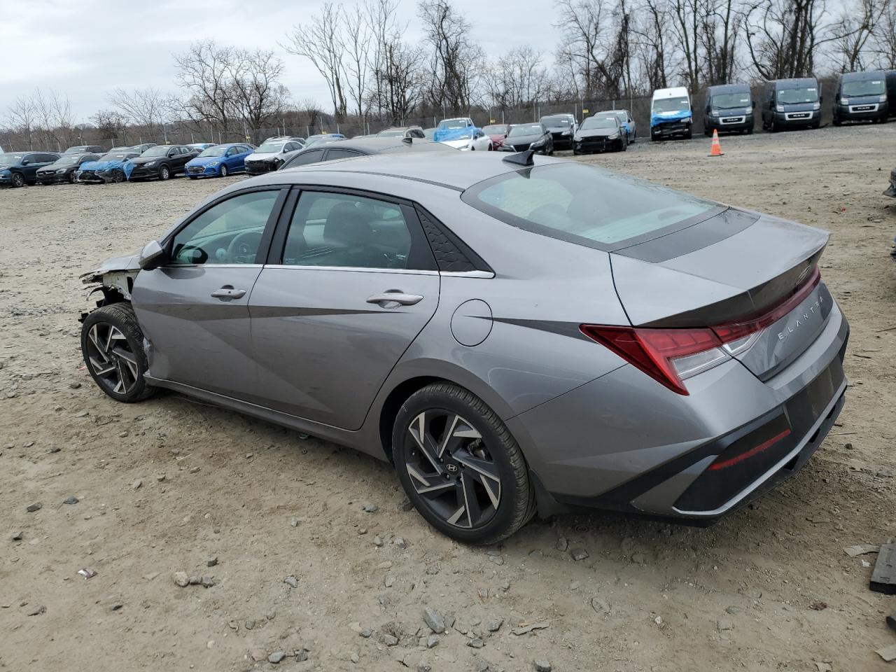 2024 Hyundai Elantra Sel - Image 2