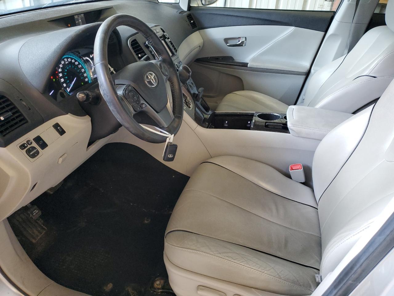 2014 Toyota Venza Le - Image 7