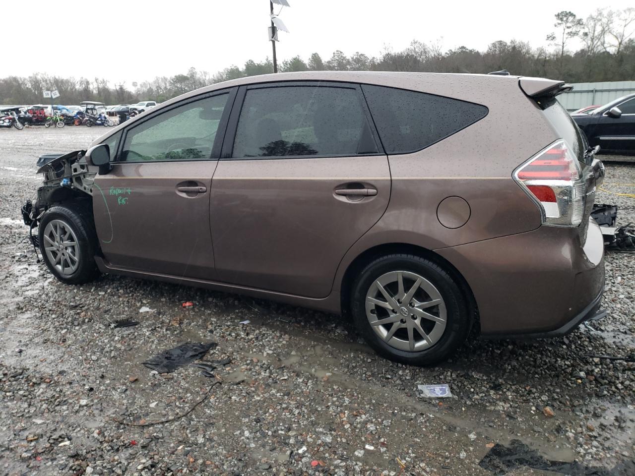 2017 Toyota Prius V - Фото 2