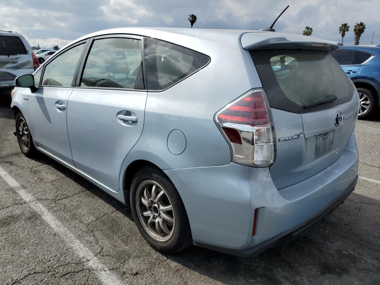 2015 Toyota Prius V - Фото 2