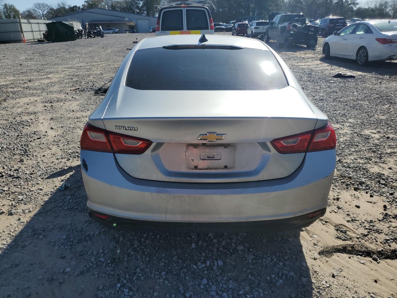 2017 Chevrolet Malibu Ls - Image 6
