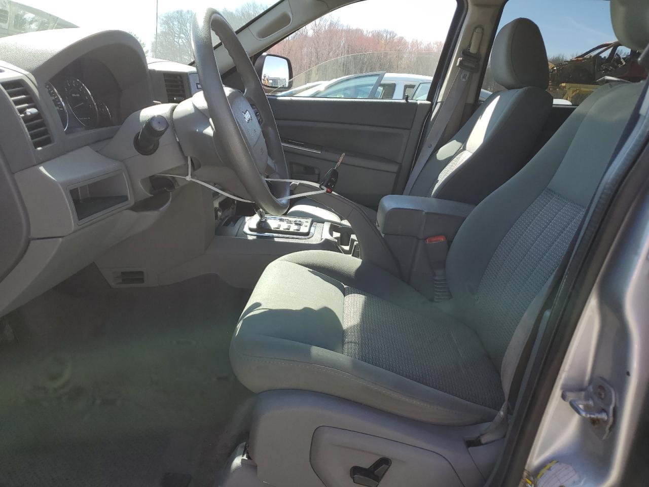 2007 Jeep Grand Cherokee Laredo - Image 7
