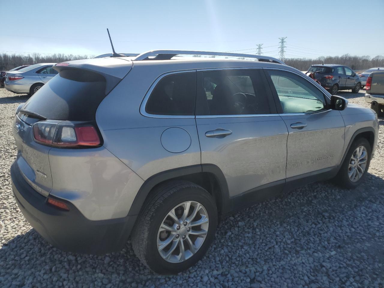 2019 Jeep Cherokee Latitude - Фото 3