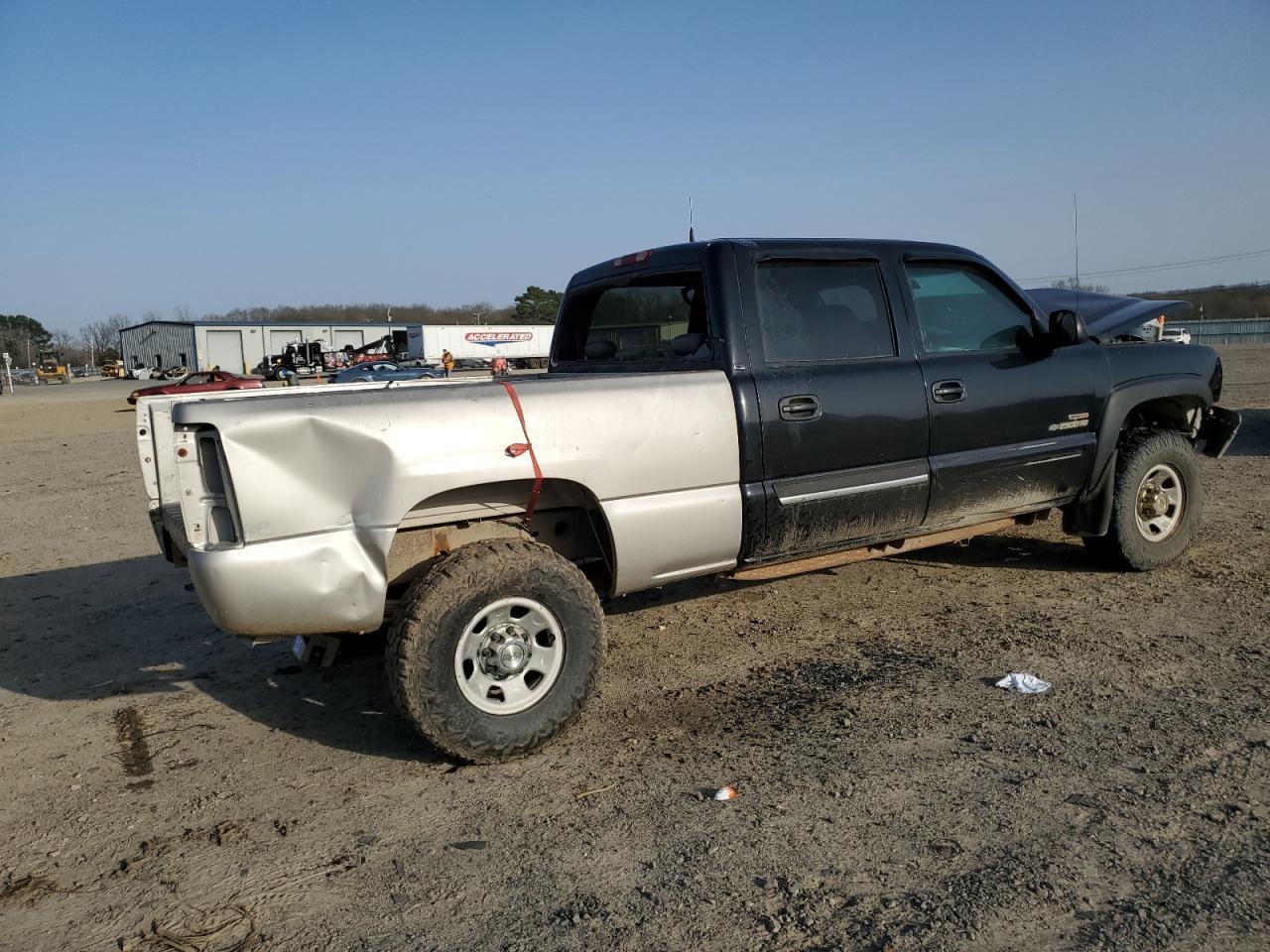 2004 Chevrolet Silverado K2500 Heavy Duty - Фото 3