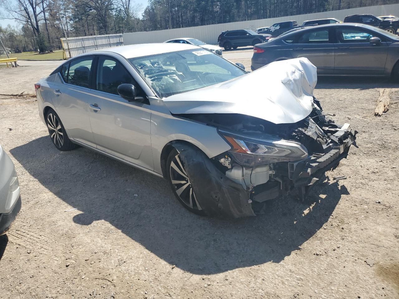 2019 Nissan Altima Sr - Image 4