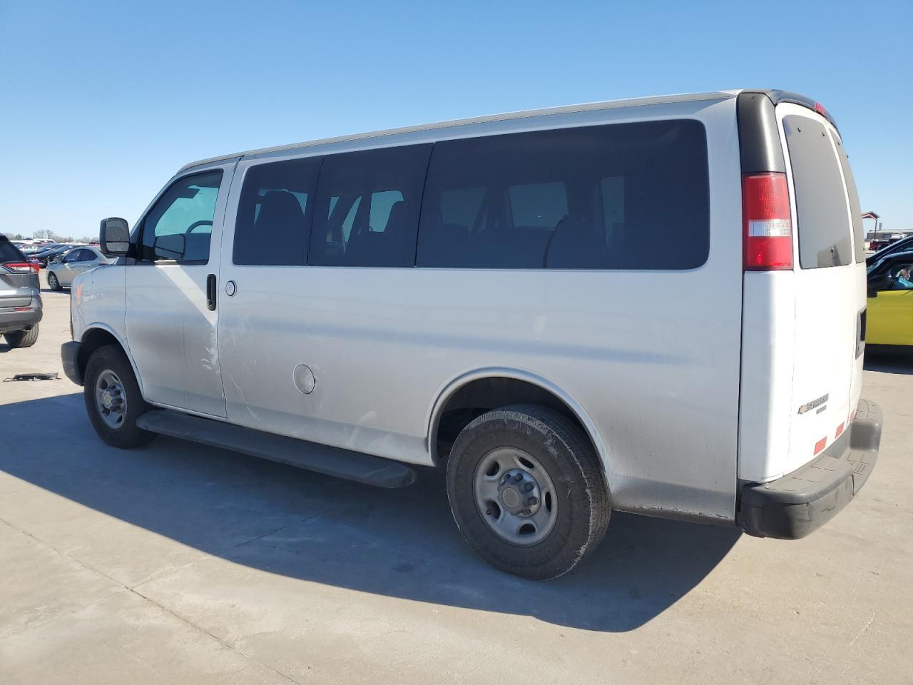 2008 Chevrolet Express G2500 - Image 2