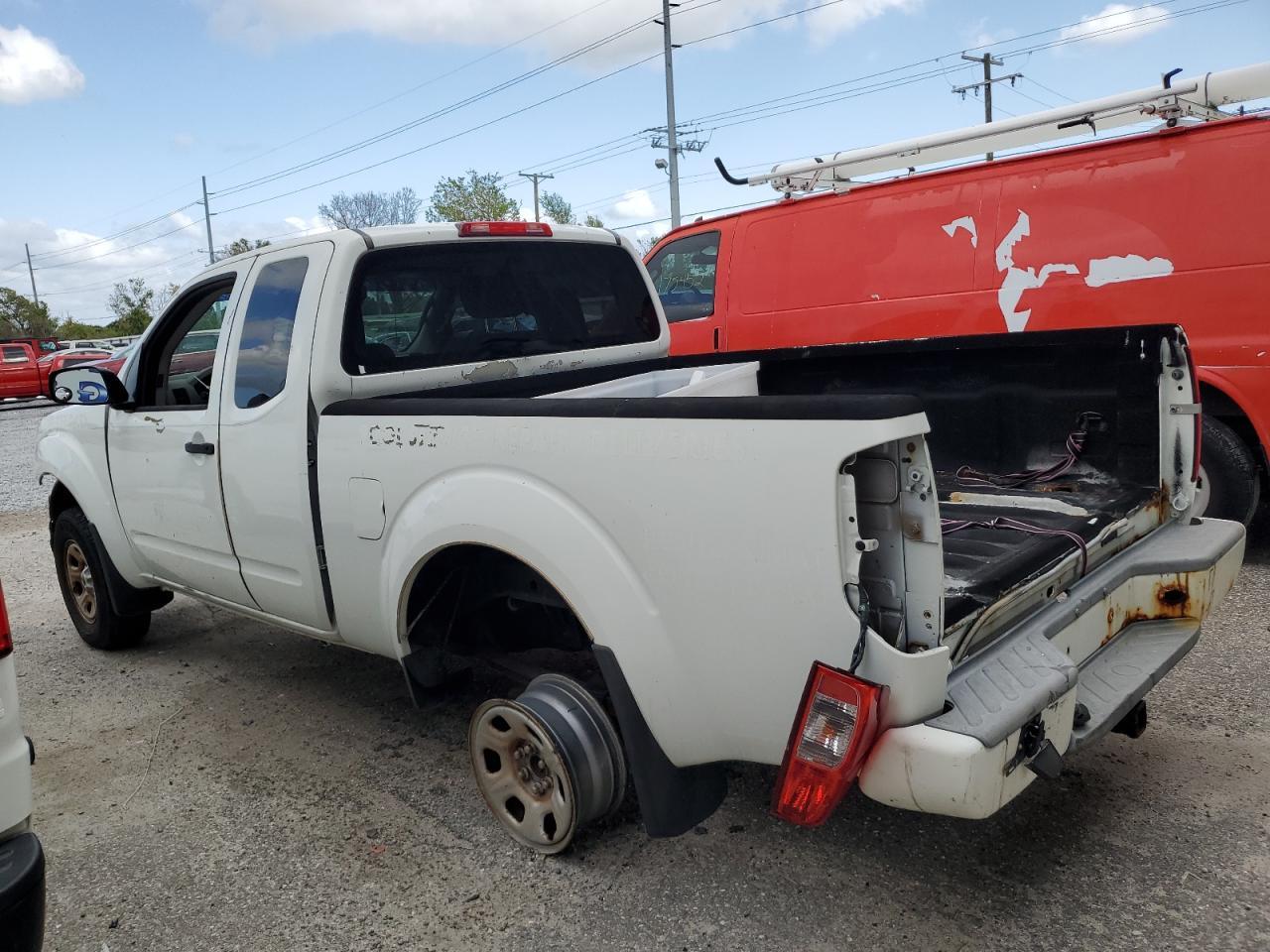 2017 Nissan Frontier S - Фото 2