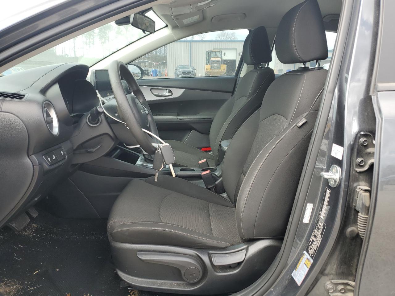 2022 Kia Forte Fe - Фото 7