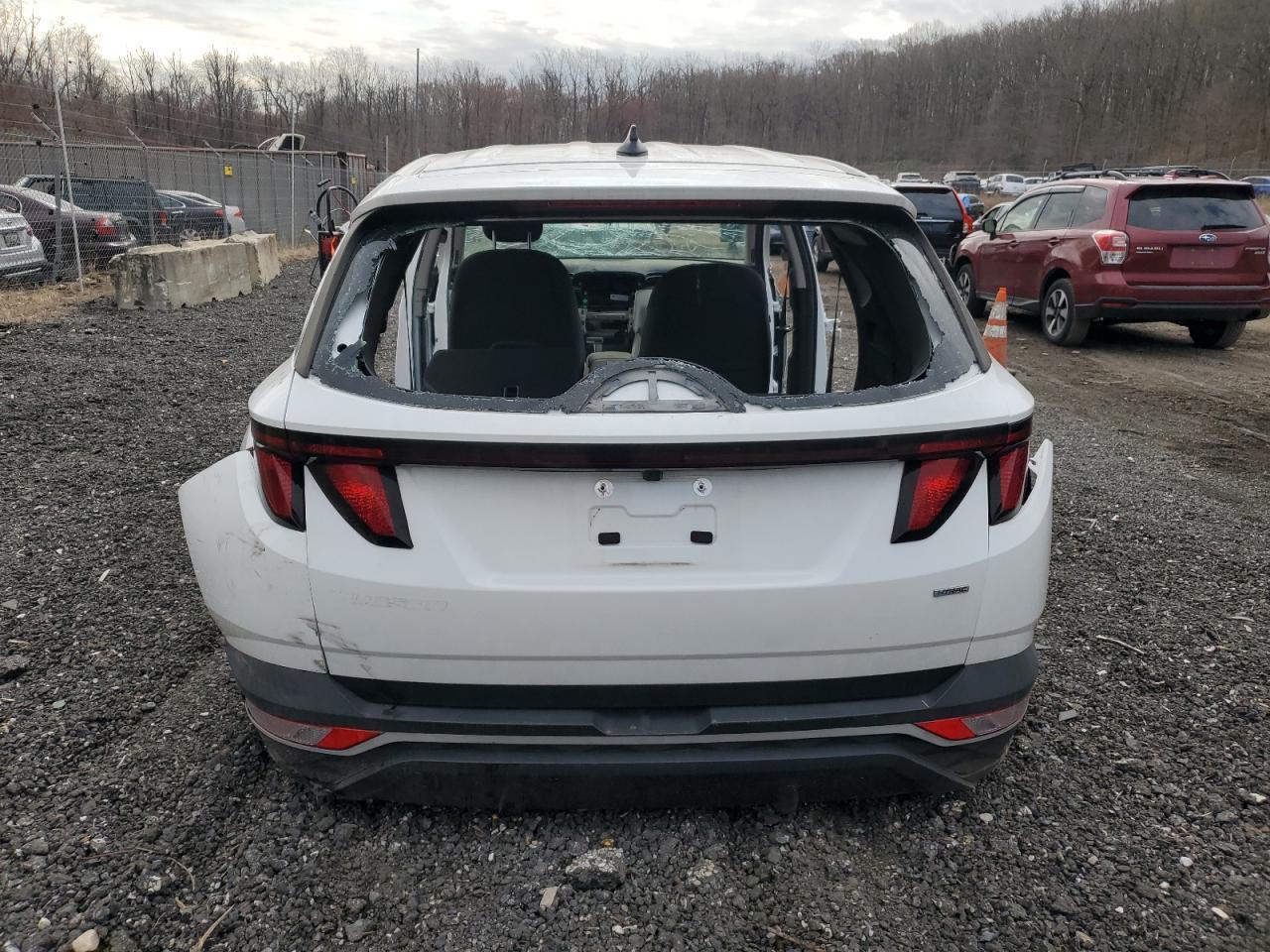 2022 Hyundai Tucson Se - Image 6