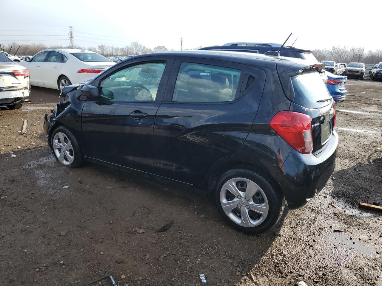 2021 Chevrolet Spark Ls - Фото 2