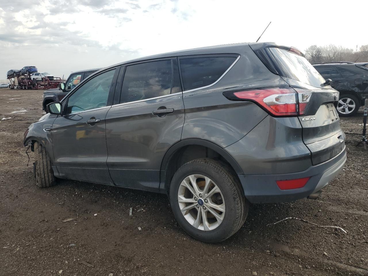 2017 Ford Escape Se - Фото 2