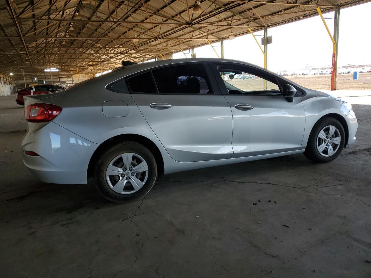 2017 Chev Cruze Ls - Фото 3