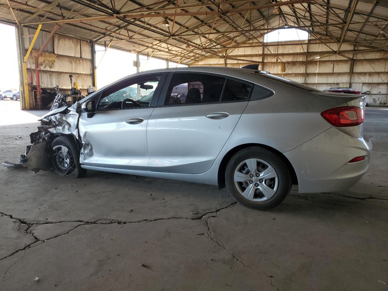 2017 Chev Cruze Ls - Фото 2