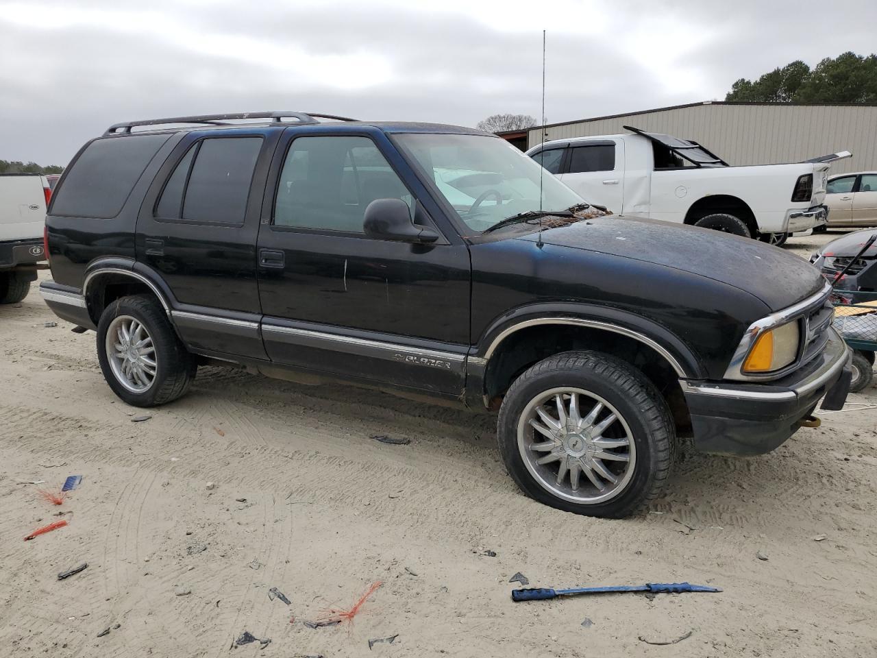 1997 Chevrolet Blazer - Image 4