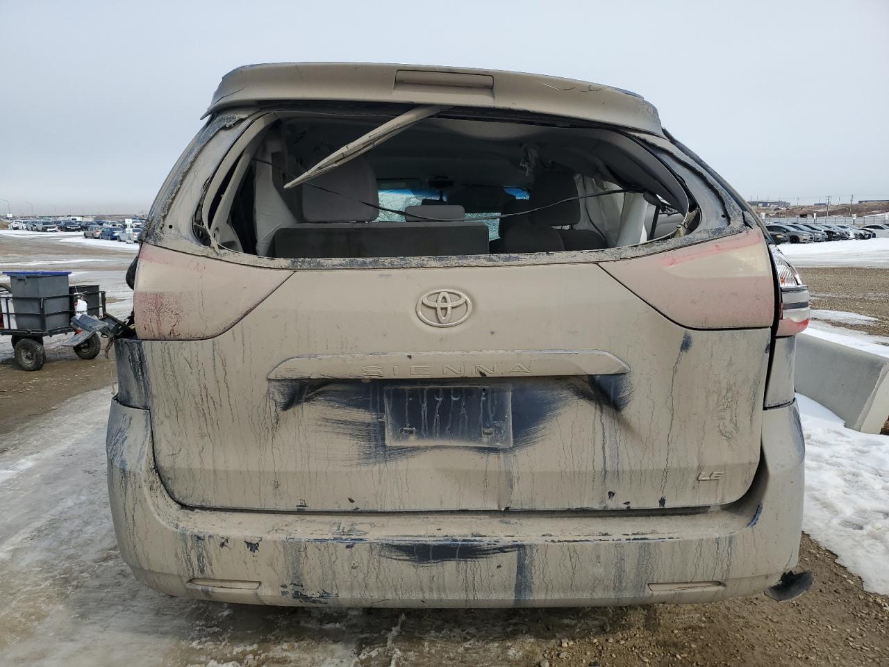 2015 Toyota Sienna Le 8-Passenger - Image 6