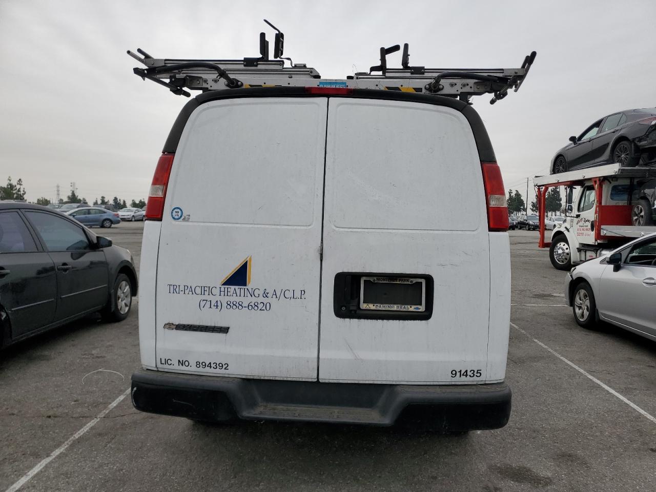 2017 Chevrolet Express G3500 - Фото 6
