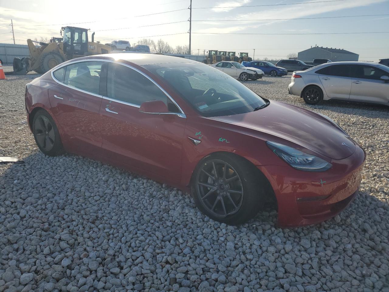 2019 Tesla Model 3 - Фото 4