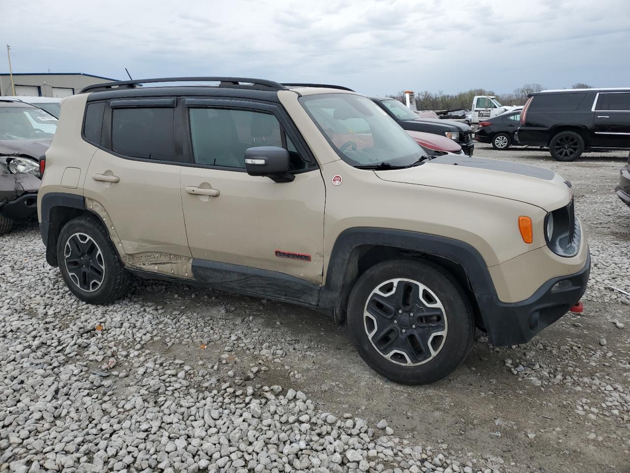 2016 Jeep Renegade Trailhawk - Image 4