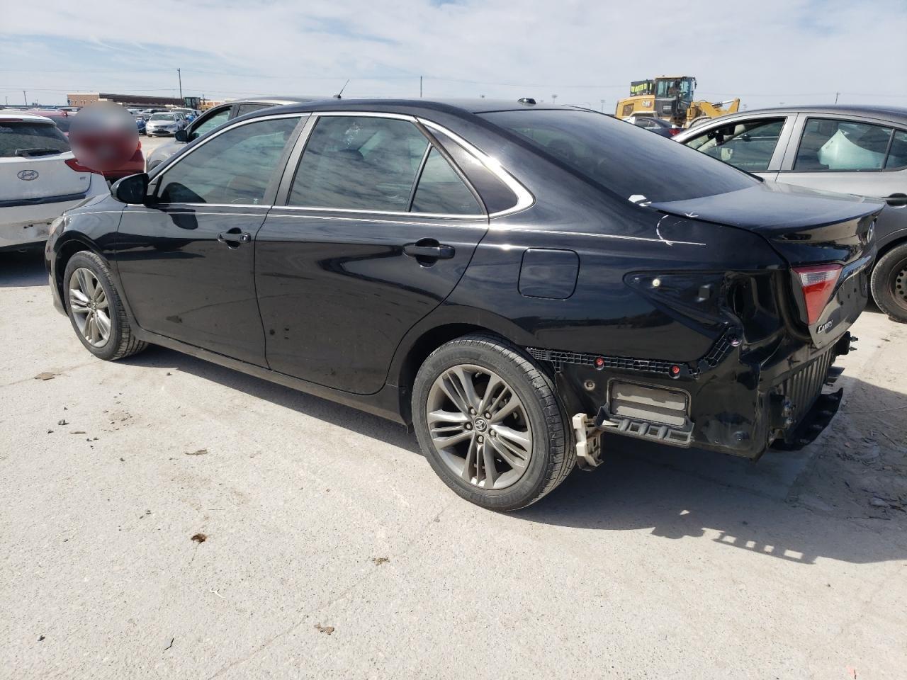 2016 Toyota Camry Le - Фото 2