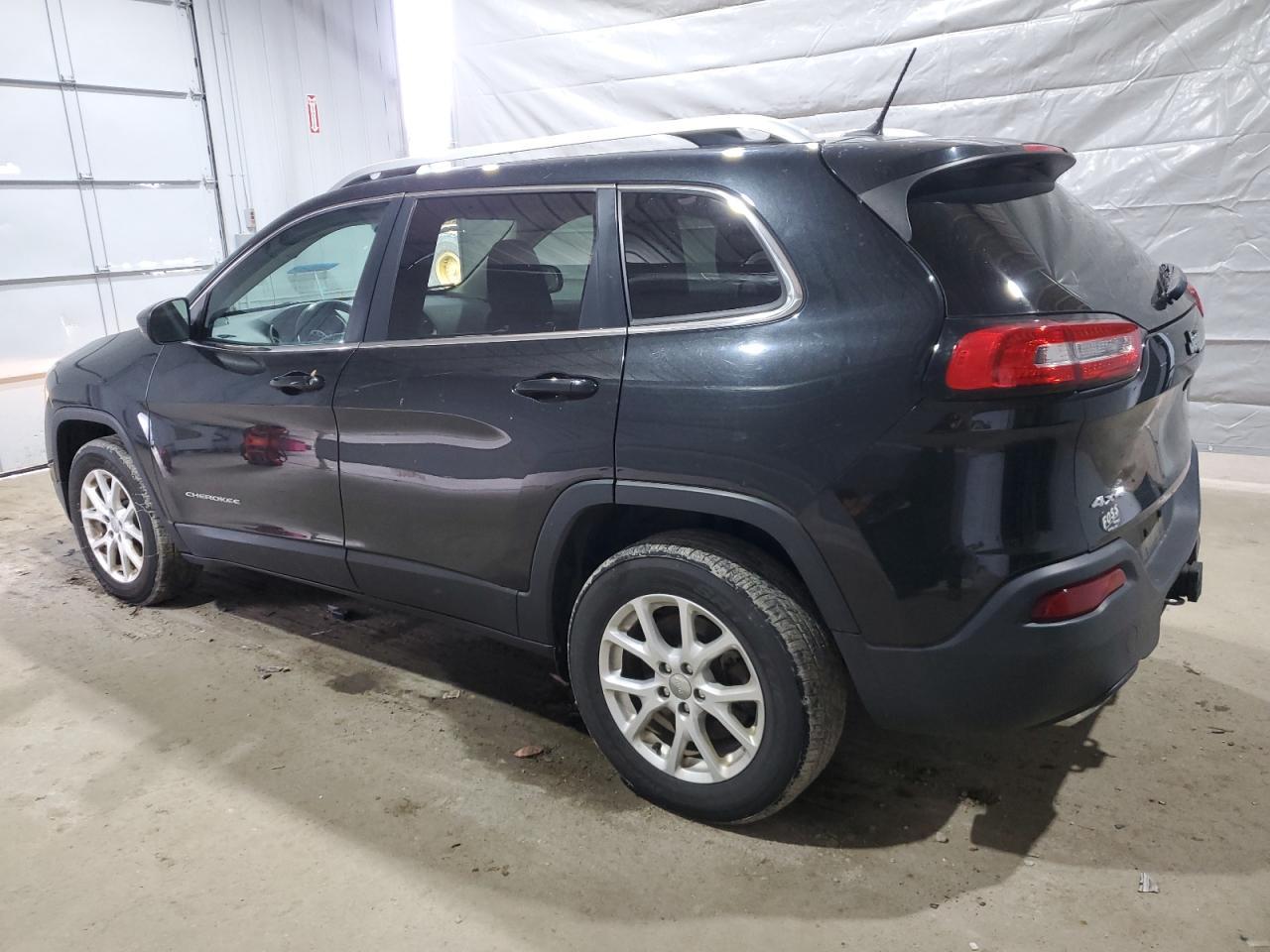 2015 Jeep Cherokee Latitude - Фото 2