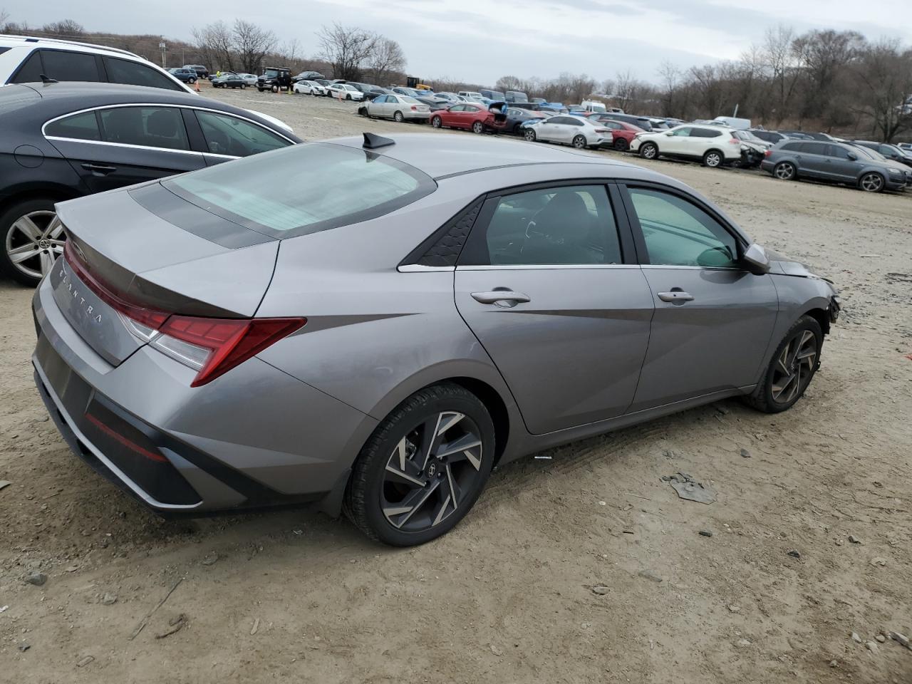 2024 Hyundai Elantra Sel - Image 3