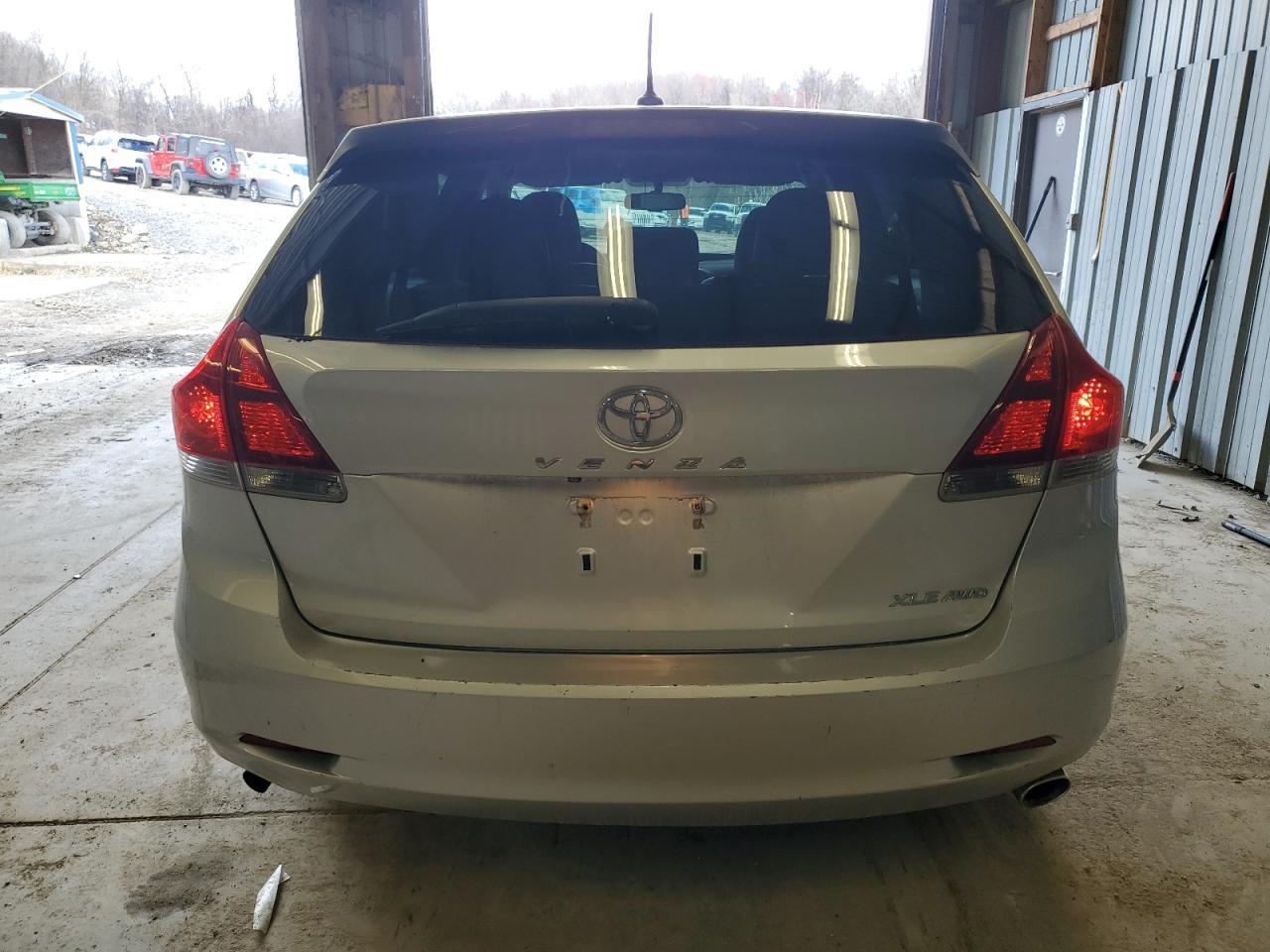 2014 Toyota Venza Le - Image 6