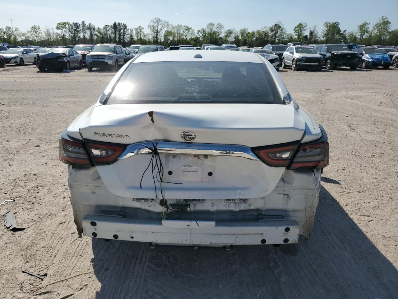 2019 Nissan Maxima S - Image 6