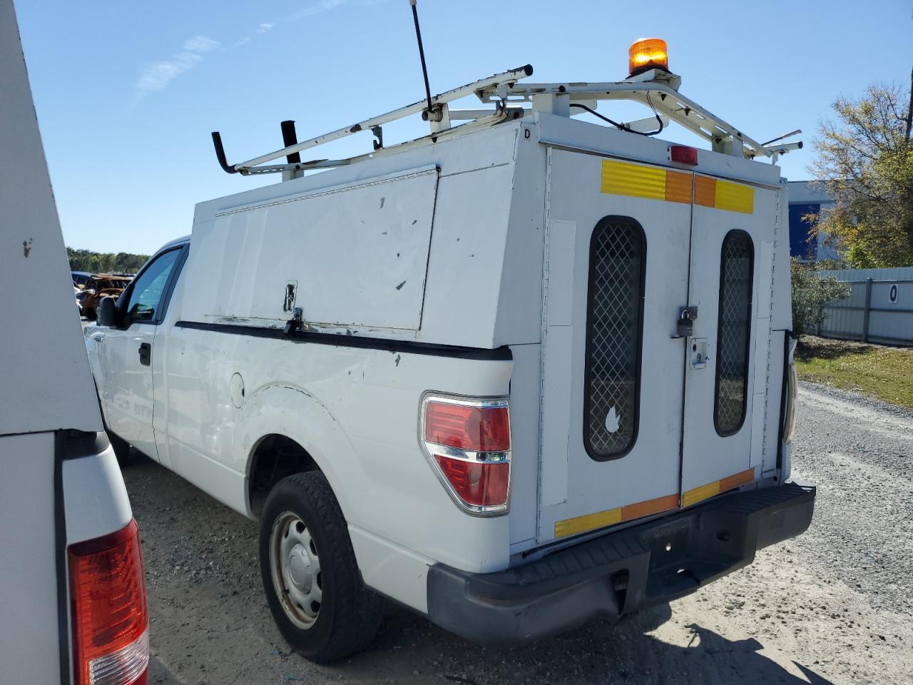 2010 Ford F150 - Image 2