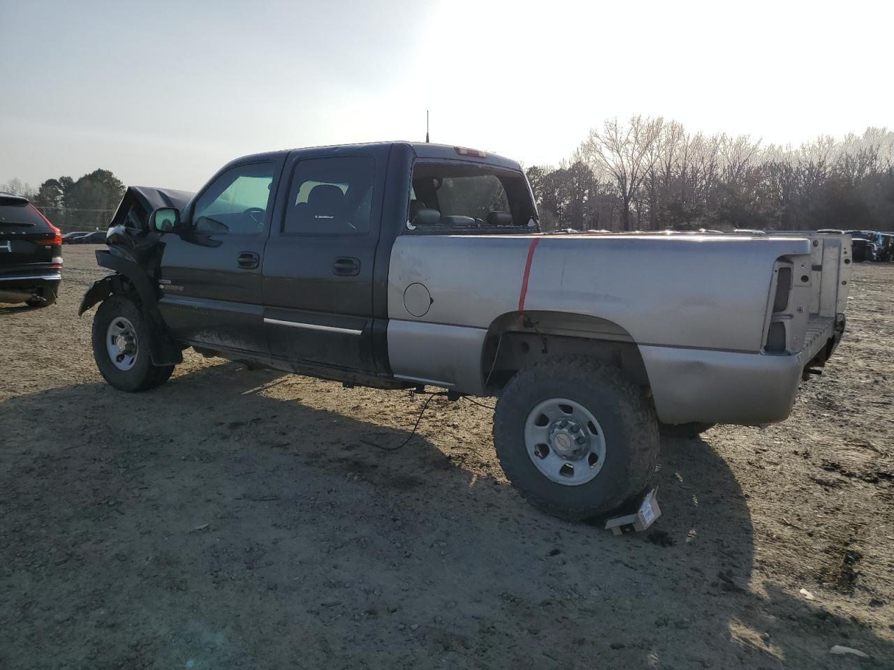 2004 Chevrolet Silverado K2500 Heavy Duty - Фото 2