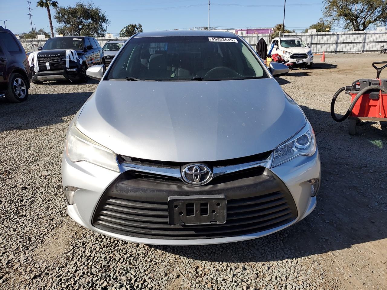 2015 Toyota Camry Le - Фото 5