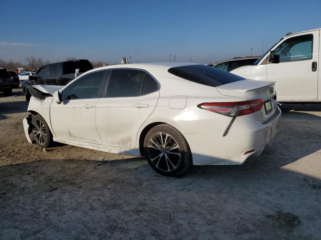 2018 Toyota Camry L - Фото 2